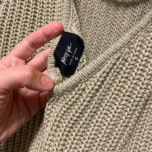 Nasty Gal V Back Oversized Open Back Sweater - Picture 3 of 3